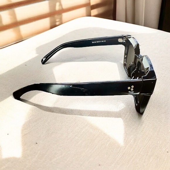 NEW Black Chunky Square Frame 3 Gold Rivet Vintage Designer Style Sunglasses - Picture 10 of 16